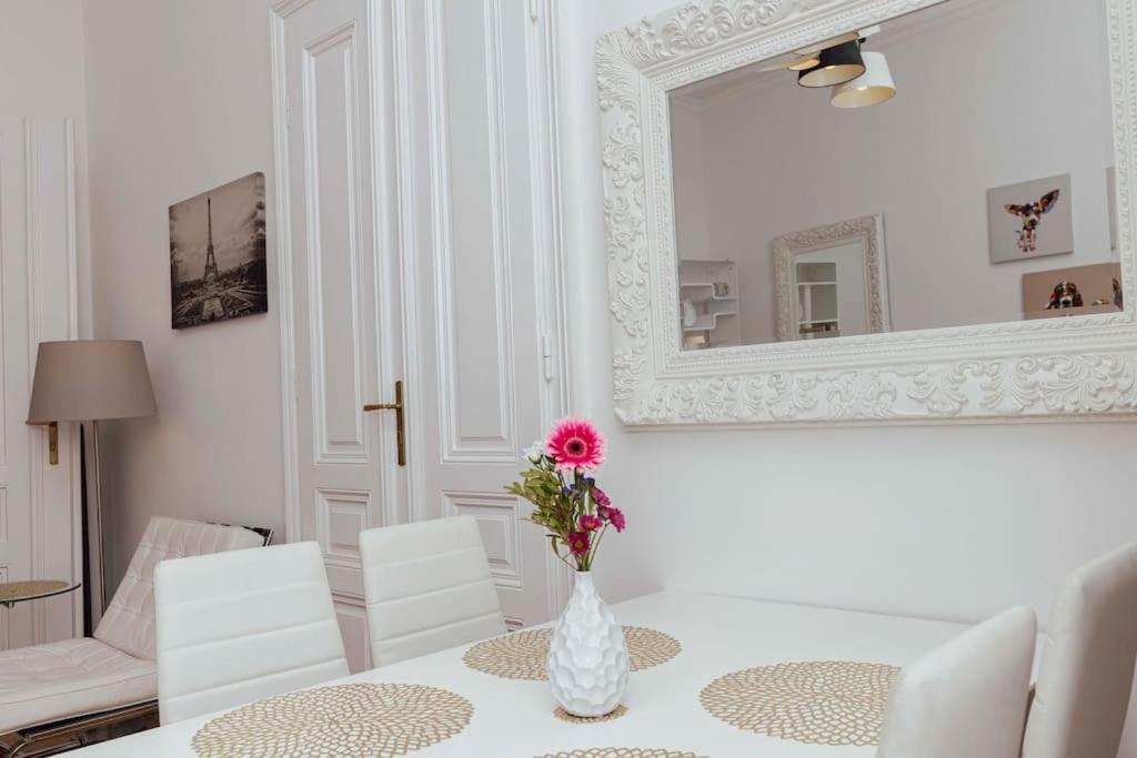 Modern Stylish Comfortable 2 Bedroom Apartment Vienna Exterior photo